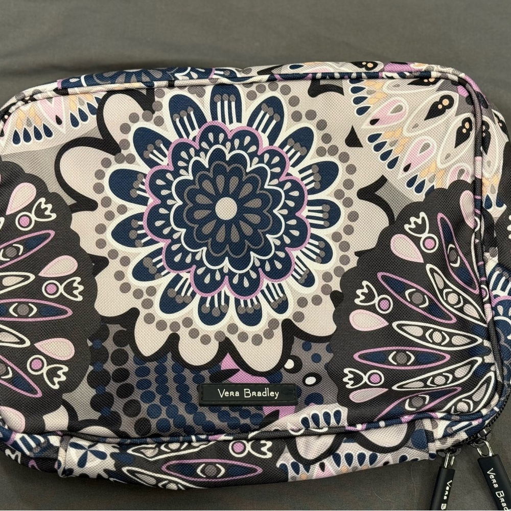NWOT - Vera Bradley Cosmetic/Personal Care Item Travel Bag